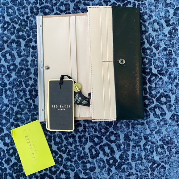 Ted Baker Wallet. - Picture 3 of 4